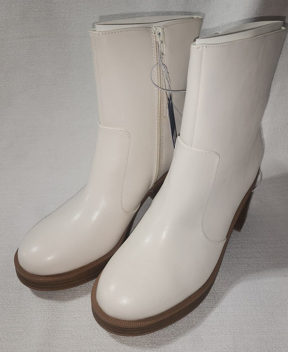 white ankle boots universal thread size 11 - NEW